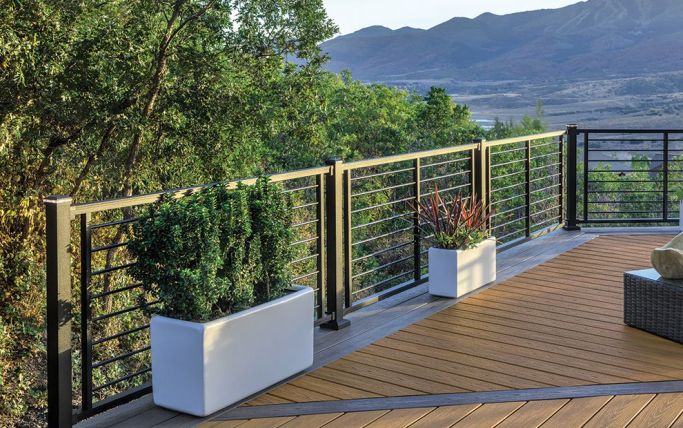 trex-decking-havana-gold-signature-railing-charcoal-black-rod-rail-beauty